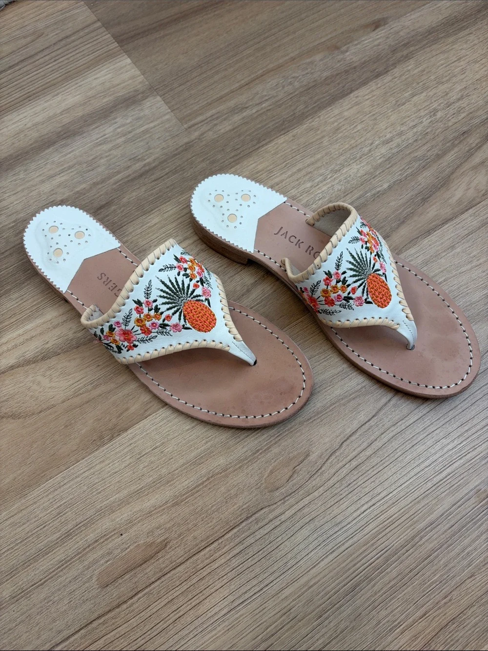 Jack Rogers Pineapple Embroidered Leather Thong Sandals White Size 9.5M - Picture 3 of 5